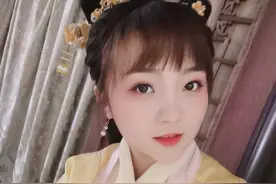 21岁林妙可被嘲像大妈，晒美照回应争议？浓妆滤镜难掩青春痘图片