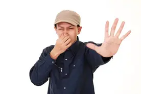 身体这3个部位，散发难闻气味，当心是疾病到来的信号，及时检查图片