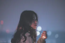 故事：暗恋帅男神三年，自卑的她隐瞒心意，临毕业男神却先来告白图片