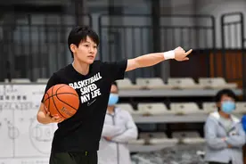 中国女篮人才迸发，姐妹花双双入选国家队，短发妹妹酷似胡明轩图片