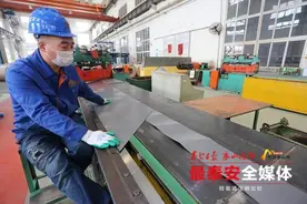 复工复产企业行 | 山东鲁能泰山电力设备有限公司400余人到岗 积极参与网上投标图片
