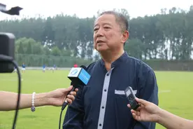 为建业点赞！投身河南足球26年累计投入50亿，终获球迷认可图片