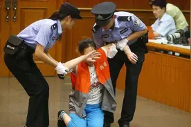 中学女会计鲍某透支5万1判信用卡诈骗，获刑6个月（江苏新沂）图片