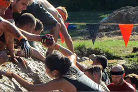 阿里全球员工、安保哥哥、食堂大厨pk平板撑，笑到最后的竟是他？图片