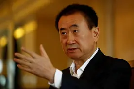 王健林丢掉北京首富，新首富是小米雷军图片