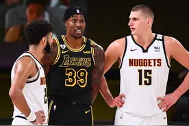 经典！隆多指挥去防空气，霍华德一脸不解，5秒后，球迷真的服了图片