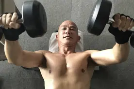 老来得子！61岁李子雄晒3岁儿子近照，五官精致立体似足混血儿图片