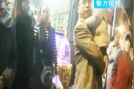 离异夫妻发生争吵，竟迁怒孩子将其丢弃在马路边，幸遇好心人报警视频封面