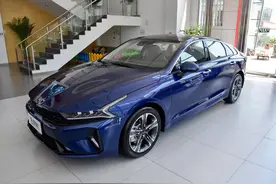 动力强劲，外观炫酷，配原厂运动套件，实拍K5凯酷图片