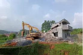 占用耕地！南安这一违建别墅，被拆除了图片