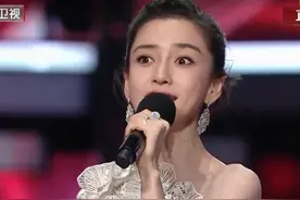 北京购物晚会状况多：白敬亭唾沫星子直飞，周海媚害怕升降台吓爬图片