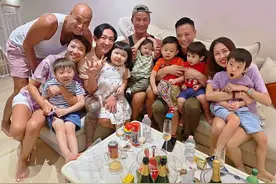 6位星二代齐聚一堂！李灿森女儿人气高，被胡杏儿次子亲吻脸颊图片