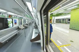 成都网民反映地铁手机外放扰民 成都地铁：加大巡视频次图片