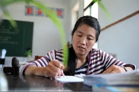云南财政下达5000万元奖励500名乡村学校优秀教师图片