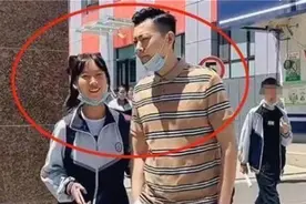 最年轻老爸火了，接初中女儿放学闹乌龙，同学以为是早恋图片