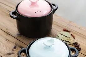 新砂锅不开锅，质量再好也易裂，掌握开锅养锅方法，使用寿命更长图片