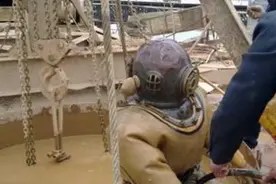 为什么工地打桩机钻头掉了要找“水鬼”打捞，而不直接抽水？图片