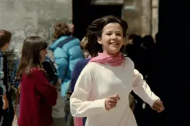 青春期女儿“夹腿”宝妈该如何处理？两种方法造就女儿不同的人生图片