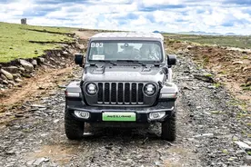 没想到，加了电之后的牧马人，变得更生猛了图片