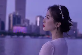 刘诗诗果然是气质型美女，穿着淡紫色纱裙仙气飘飘仿若仙女下凡图片