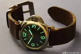 戴夜光手表睡觉要当心镭辐射？夜光手表对人体有害吗？图片