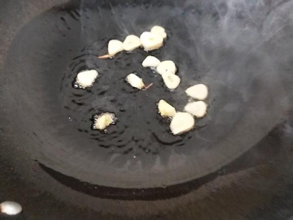 它是高尿酸的“福星”，早晚几口，降低体内嘌呤，痛风躲着你走！