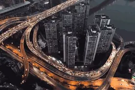 这里很重庆丨是心动啊，糟糕眼神躲不掉图片