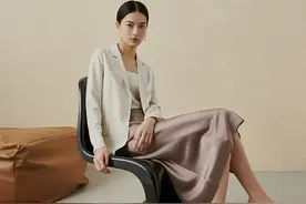 女人的成熟，是从穿真丝开始的图片