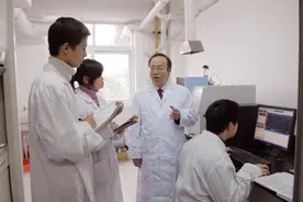 川大院士获国际学术大奖，是首位亚裔获奖者，堪称世界生物材料领域领导者！图片