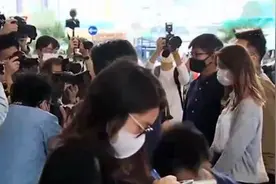 涉嫌包围香港警察总部 香港三名反中乱港分子受审承认罪名图片