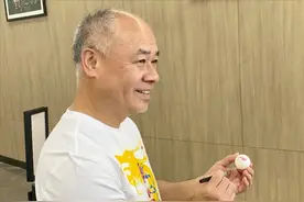 赞！58岁李宁助力中国乒乓球队，笑称自己曾与国乒一起吃大锅饭图片