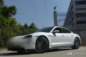 空调不制冷，360影像花屏..百万保时捷车主崩溃：提车才4天图片