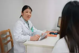 胃癌发现多半是晚期，若身体出现这6大信号，小心胃癌正在靠近图片
