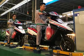 “绿驹”奔跑靠“军魂”图片