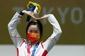杨倩高考成绩曝光，清华学霸人设崩塌，运动员好好比赛就行了图片