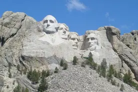 美国总统山上出现奇观，大片气泡状云层浮在空中，网友：此乃吉兆图片