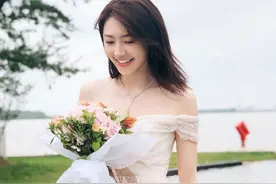 四川美女——黄梦莹，美丽大方，气质迷人，笑容甜到骨子里图片