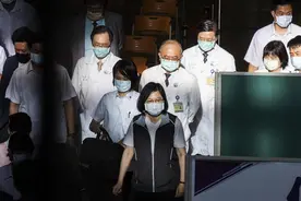 解放军军机高压巡航震惊岛内，蔡英文竟警告大陆：不要擦枪走火图片