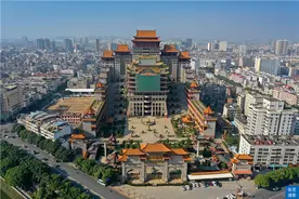 云天宫耗资30亿至今未完工，打破多项世界纪录，建造者无人知晓图片