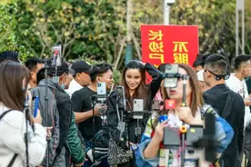 “名媛”层出不穷，背后是网红经济的内卷图片