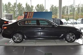 2021款宝马5系配置对比图片