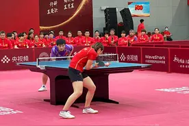 国乒女队2-1胜男队，陈梦绝杀樊振东，孙颖莎胜许昕，刘诗雯落败图片