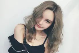 宝藏女孩周扬青：京圈富二代出身，坐拥上亿豪宅，年入千万图片