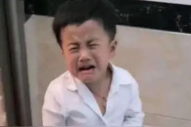 5岁儿子一片孝心给爸爸搓澡，宝爸却残忍拒绝，这“孝心”有点毒图片