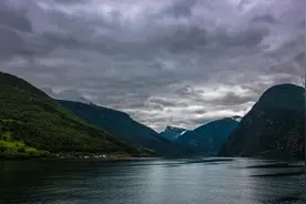 驰名世界的挪威峡湾不止有水景，还有小镇的风光图片