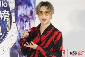 1000万再加一套房，和薛之谦高调复婚后，她收尽了渔翁之利图片