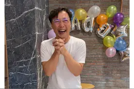 瘦了！陈奕迅生日凌晨晒照，心情大好状态在线图片