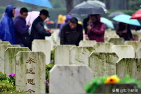 俗语“人过五代另起坟，房过三代必走人”是什么意思？有何讲究？图片