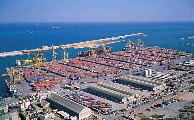 8年花费32.33亿美元，为什么肯尼亚宁愿借钱，也要修建蒙内铁路？