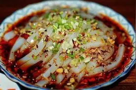 在家做凉粉，淀粉和水的比例很关键！牢记这几点，回回做都成功​图片